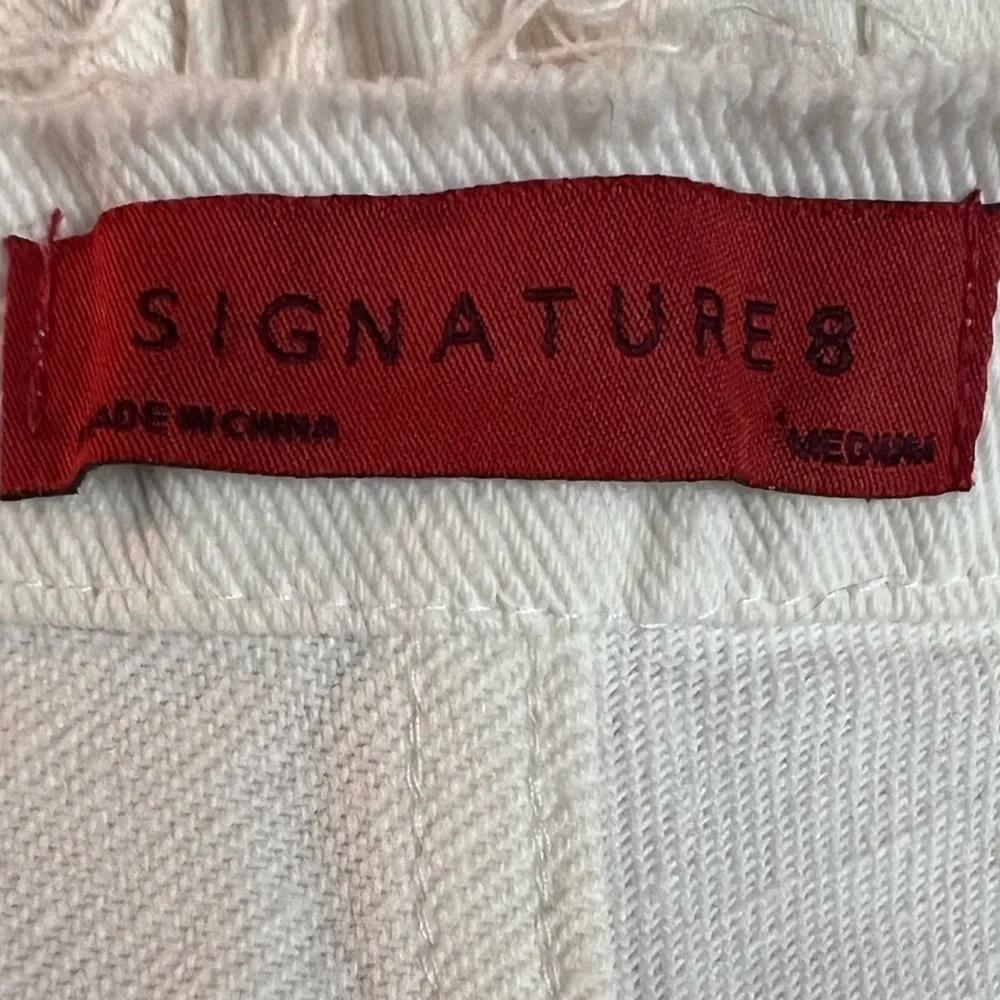 Signature 8 High-Rise Distressed White Denim Shorts Size 8 - Picture 3 of 6